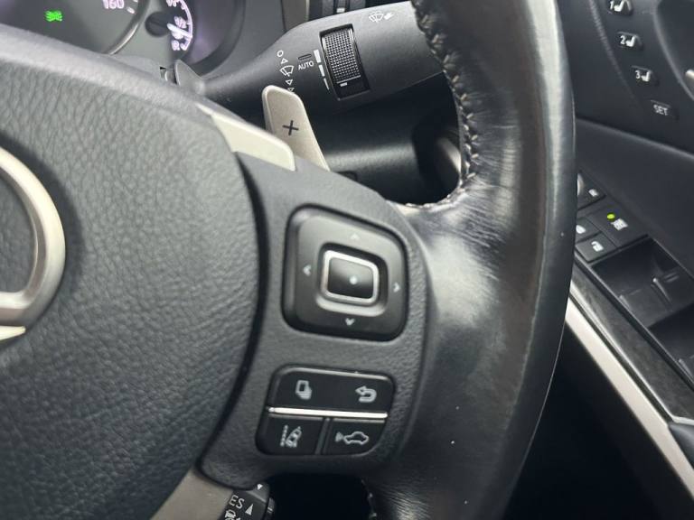 2017 Lexus IS 2.5 300h Premier Saloon 4dr Petrol Hybrid E-CVT Euro 6 (s/s) (223 ps) Saloon PETROL...