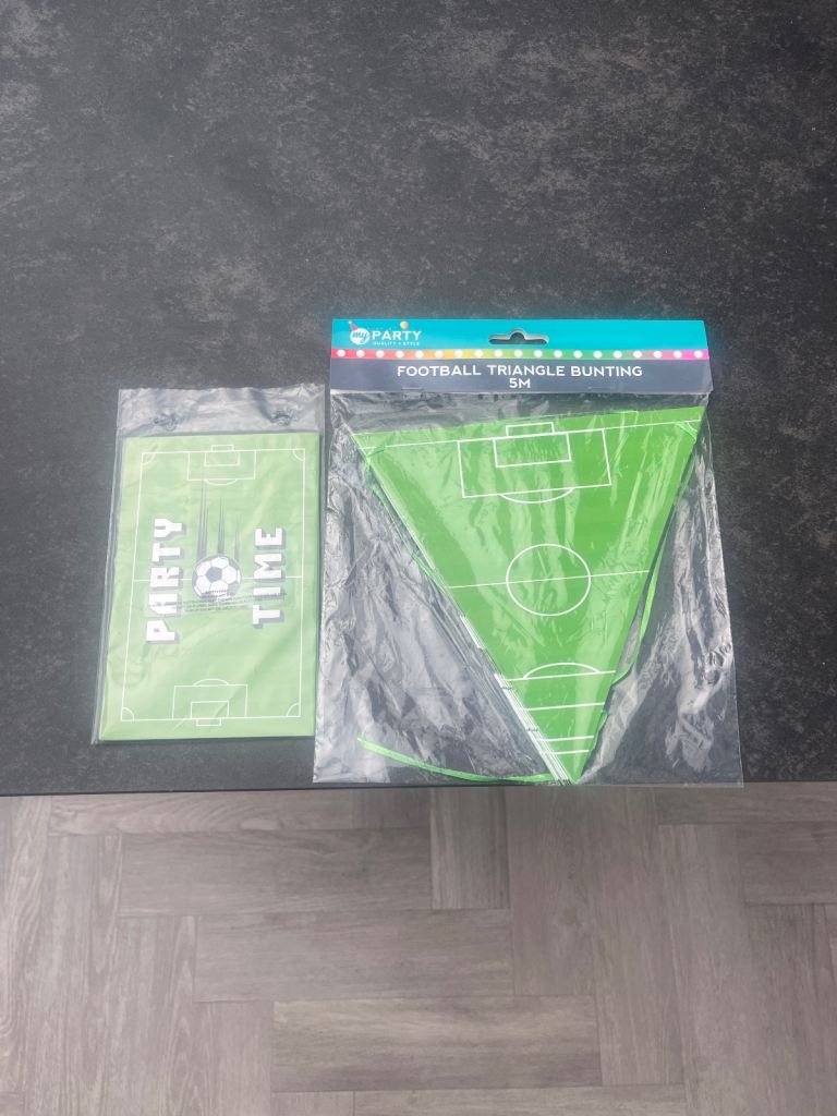 image for Football bunting 5m and 6 x invitation 