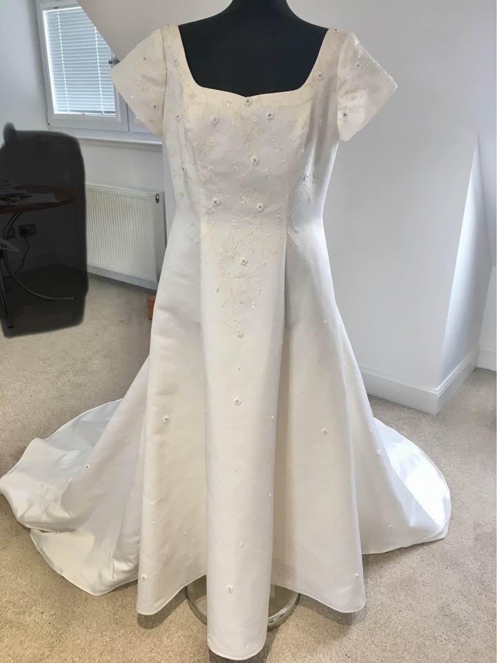 Amanda Wyatt Bridal Wear - Serena Style Wedding Dress Ivory Size 18