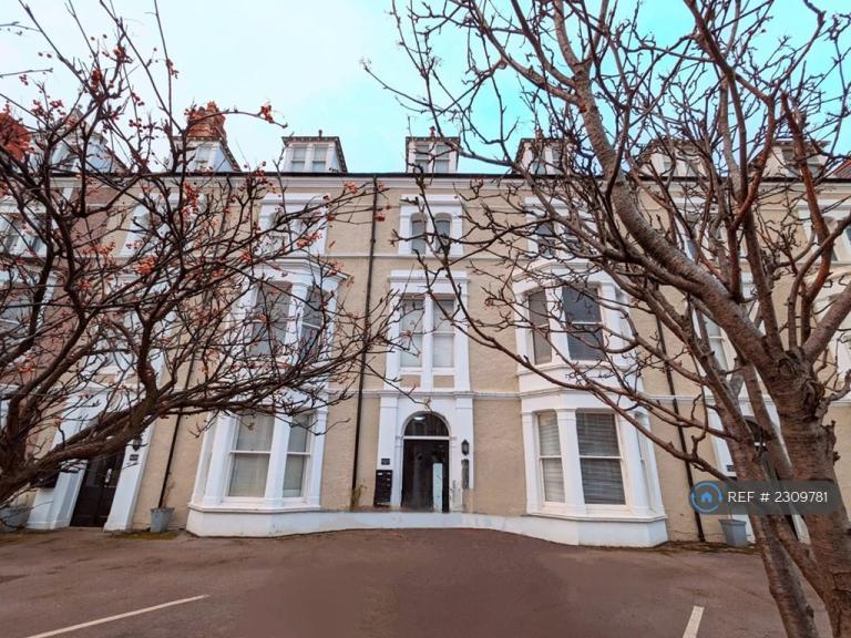2 bedroom flat in Augusta St, Llandudno, LL30 (2 bed) (#2309781)