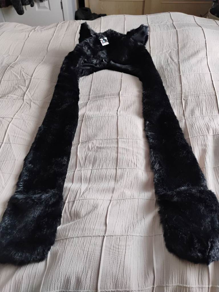 Ladies 3 in 1 hat,scarf hand pockets