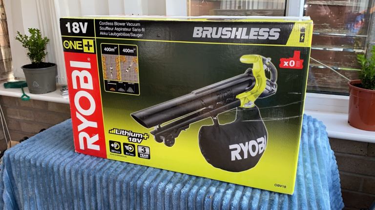 Leaf blower 