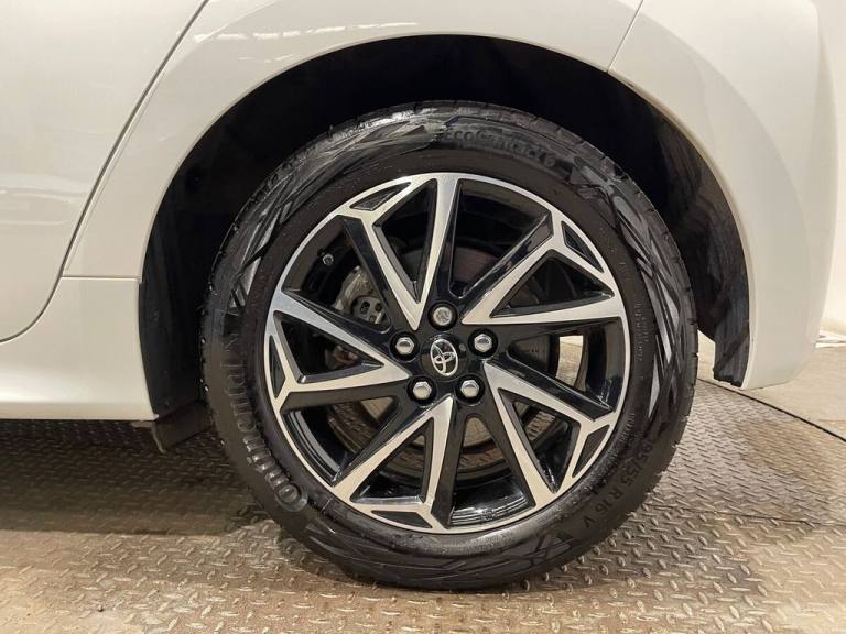 2022 Toyota Yaris 1.5 VVT-h Design Hatchback 5dr Petrol Hybrid E-CVT Euro 6 (s/s) (116 ps) Hatchb...