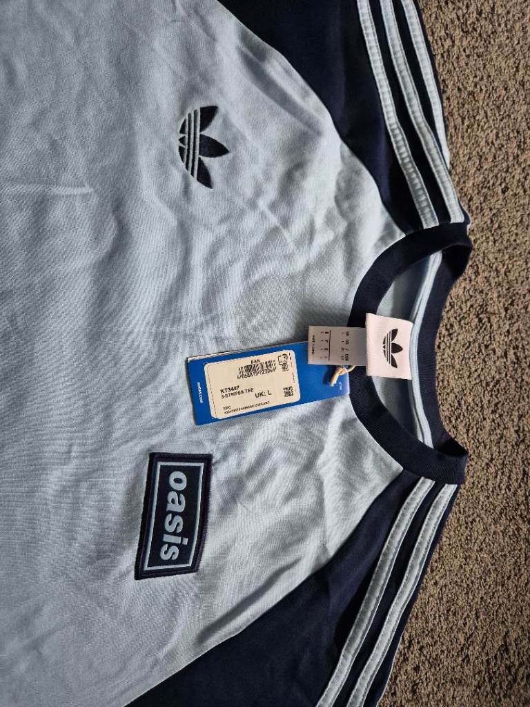 Brand new!!! Oasis 3-stripes tshirt large