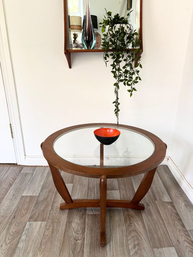 * SOLD * Vintage Retro Mid Century Coffee Table