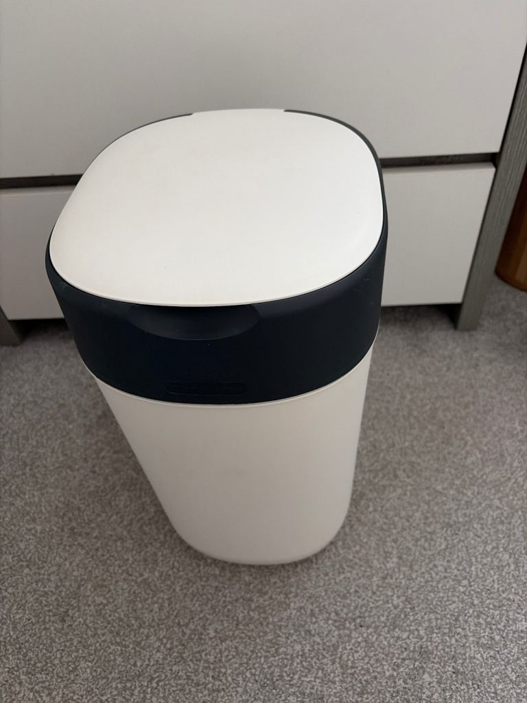 Tommee Tippee nappy bin 