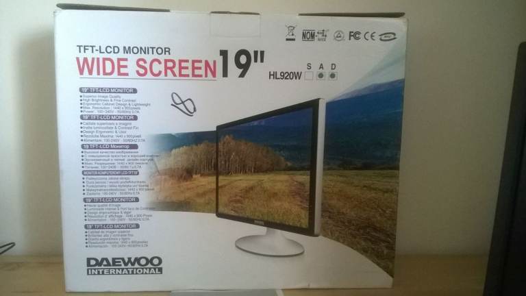 DAEWOO HL920WA 19 INCH MONITOR

