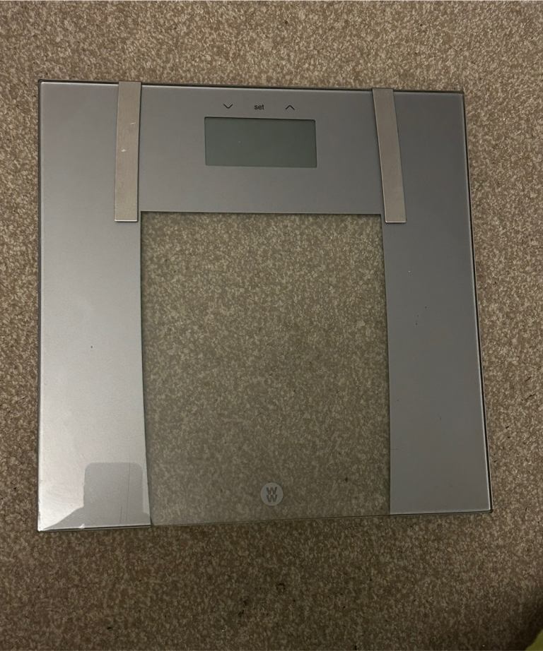 Weight Watchers Ultra Slim Glass Body Analyser Scale home diet house