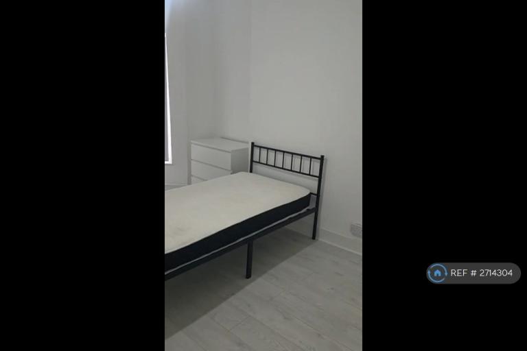 3 bedroom house in Beech Street, Bootle, L20 (3 bed) (#2714304)