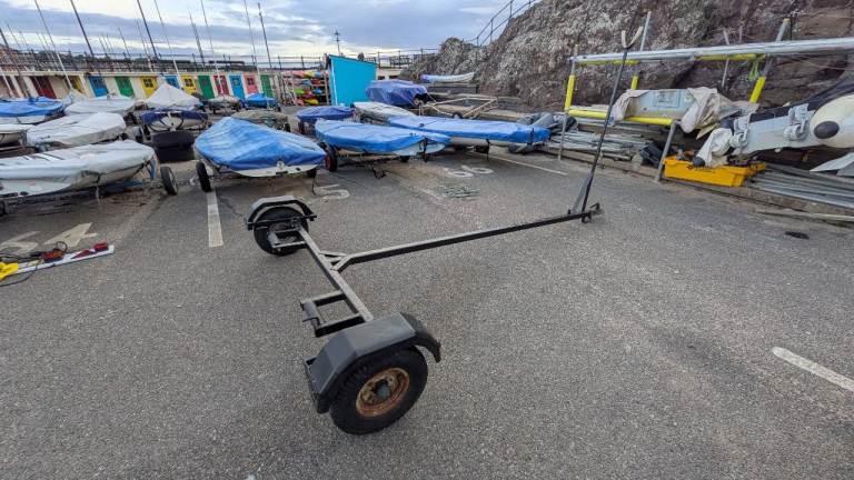 Dinghy road base trailer