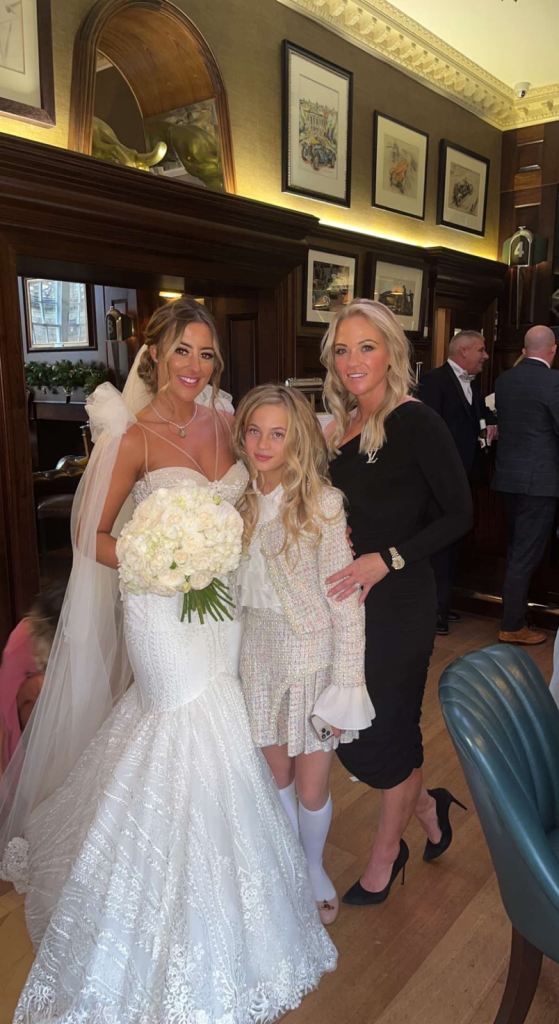 Wedding dress 