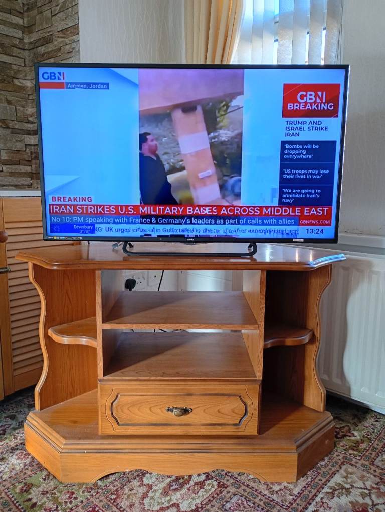 TV STAND 