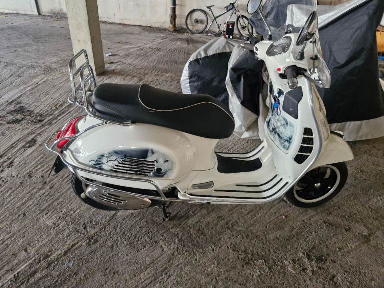 Piaggio, VESPA, 2014, 124 (cc)