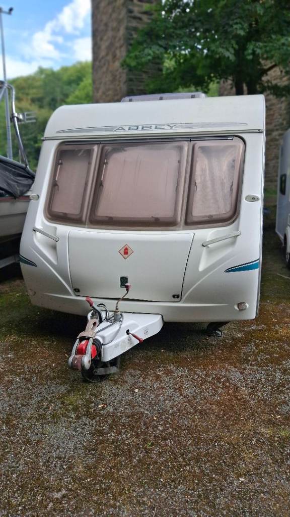 2005 Abbey Vogue GTS 215 2 berth Caravan - ready to head away for the bank holiday!