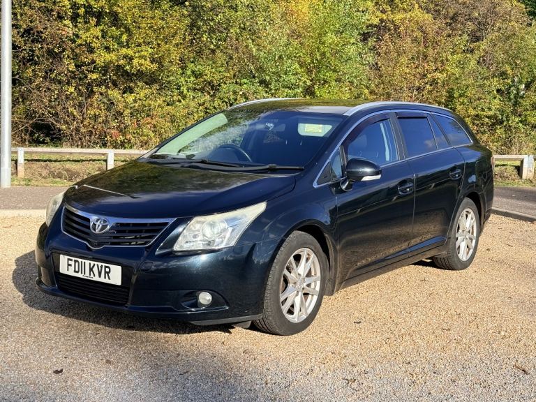2011 Toyota Avensis VVt-I 1.8 petrol ULZ free 