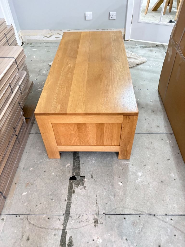 Oakland furniture coffee table