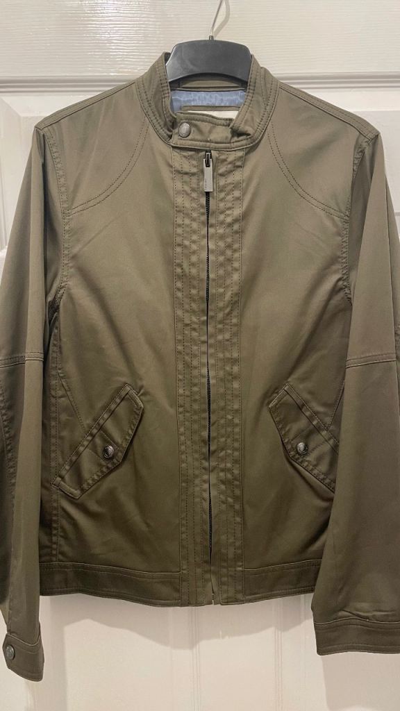 Men’s casual size small jacket 