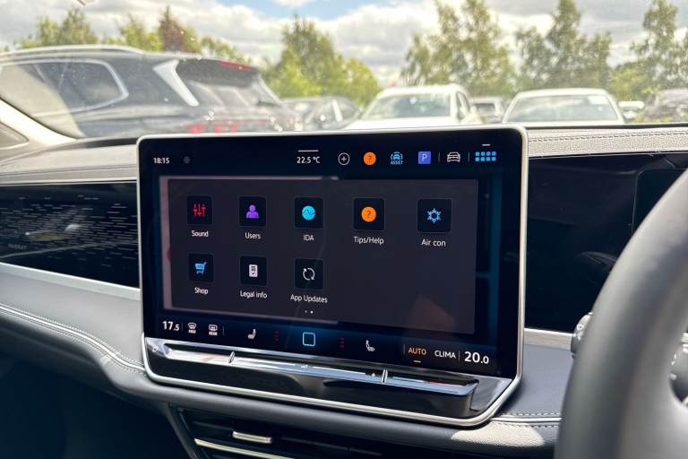 2025 Volkswagen Passat 1.5 eTSI MHEV Elegance DSG Euro 6 (s/s) 5dr Estate Automatic