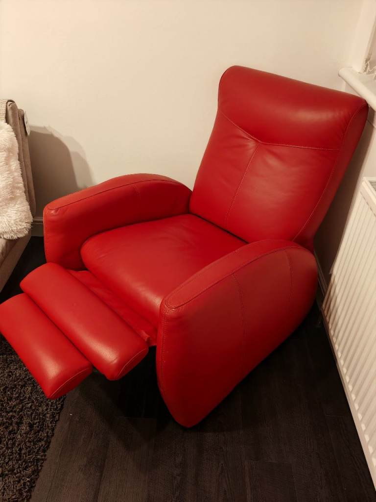 RED LEATHER RECLINER 
