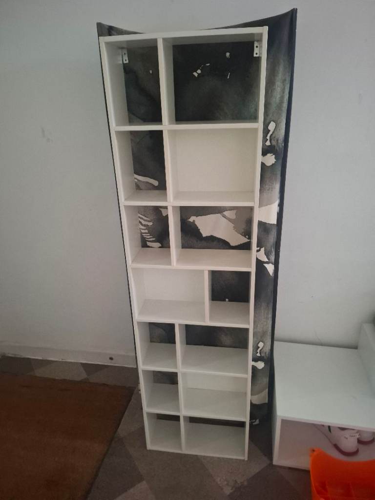 White Cube Storage Unit / Bookshelf – Good Condition