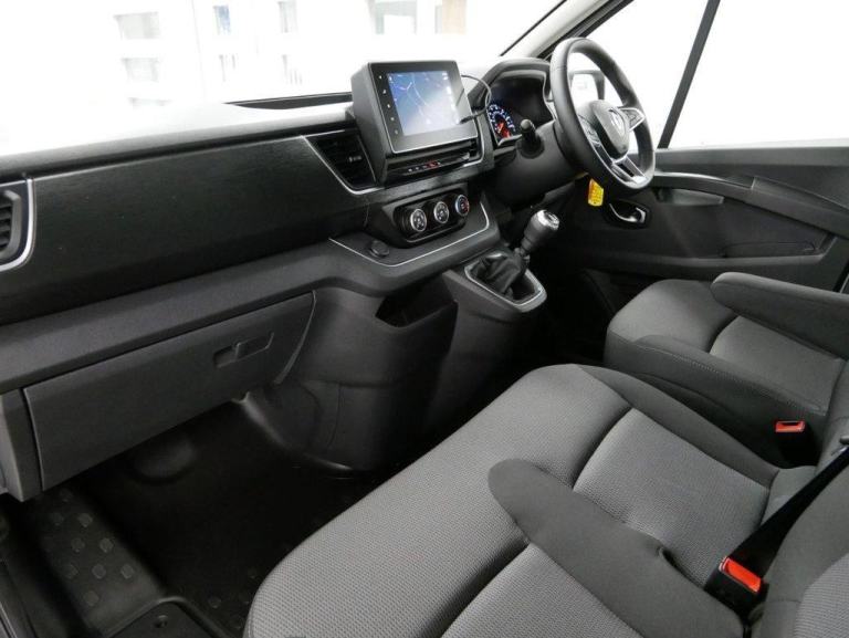 74 RENAULT TRUCKS TRAFIC 2.0 BLUEDCI 150 BHP LONG RED EDITION REFRIGERATED