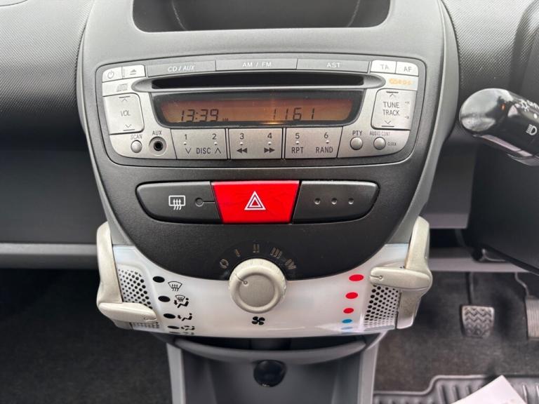 2010 Peugeot 107 1.0 12V Urban Hatchback 3dr Petrol 2 Tronic Euro 4 (68 ps) Hatchback Petrol Auto...