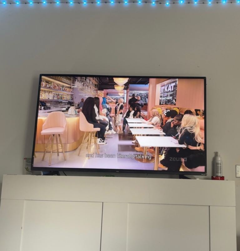 50” flat screen smart Tv