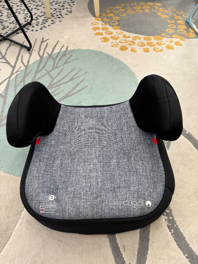 Cuggl children’s ISOFIX booster seat