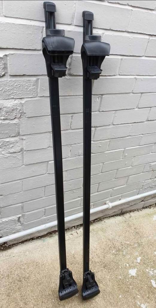 THULE ROOF BARS.