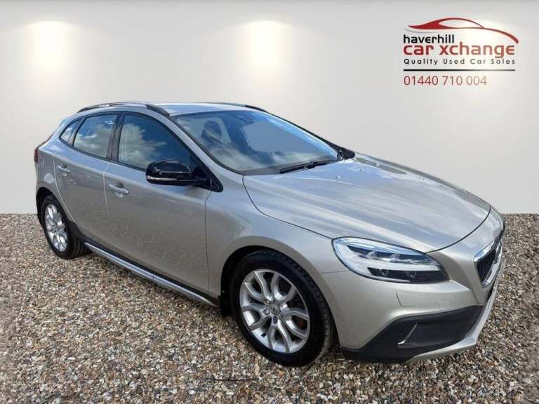 2017 Volvo V40 Cross Country 2.0 D2 Pro Hatchback 5dr Diesel Manual Euro 6 (s/s) (120 ps) Hatchba...