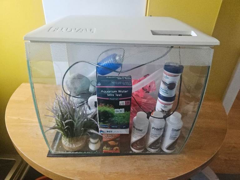 Fluval 34l fish tank and accessories 