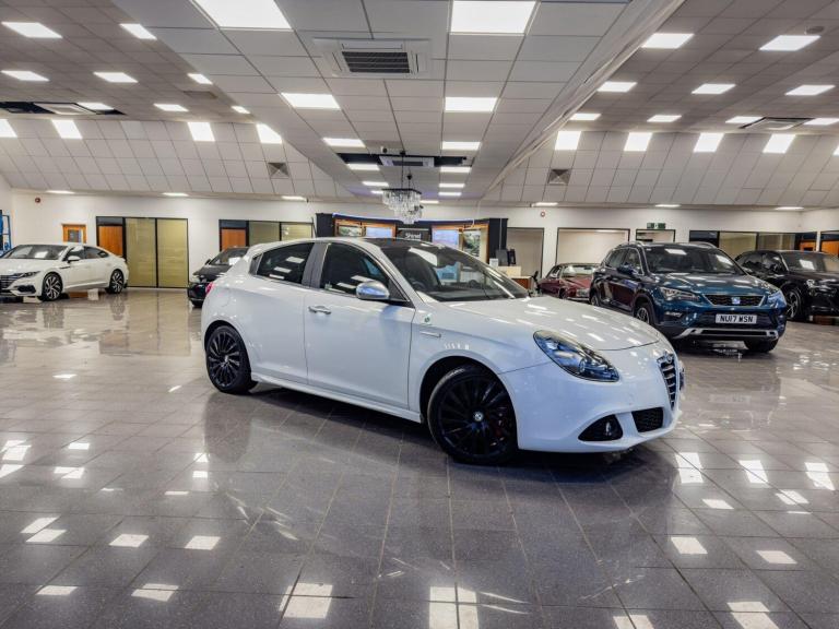  Alfa Romeo Giulietta 1750 TBi Cloverleaf Hatchback 5dr Petrol Manual Euro 5 (235 bhp) Petrol Manual