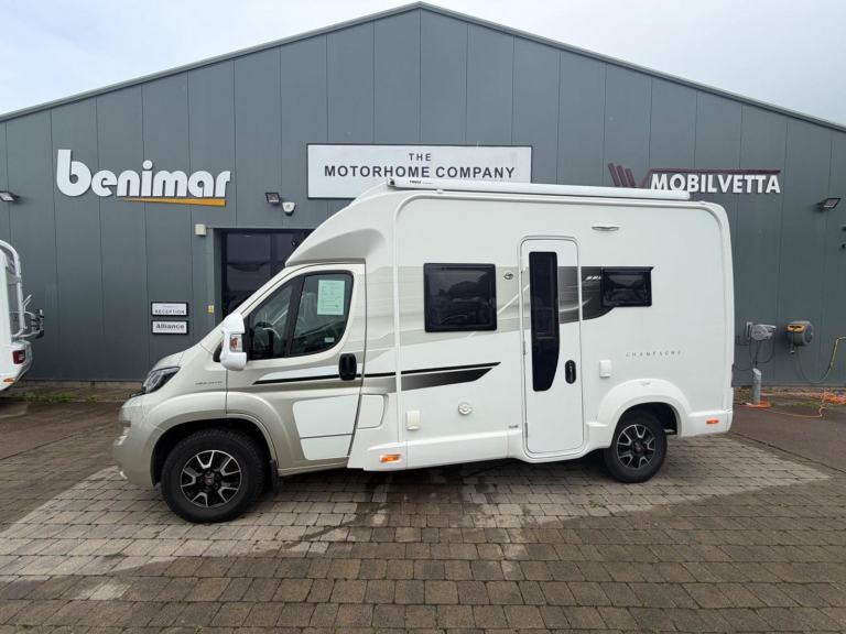2017 Swift Champagne 604