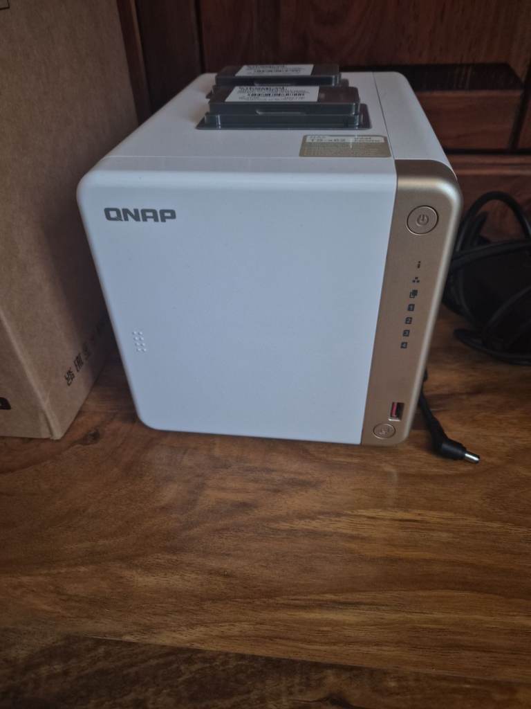 image for QNAP TS-462 4-Bay NAS Enclosure 16GB RAM