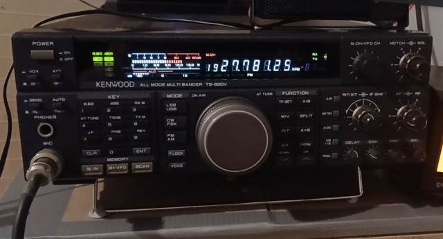 Kenwood TS-690V All Mode Multi-Bander Transceiver widebanded 11