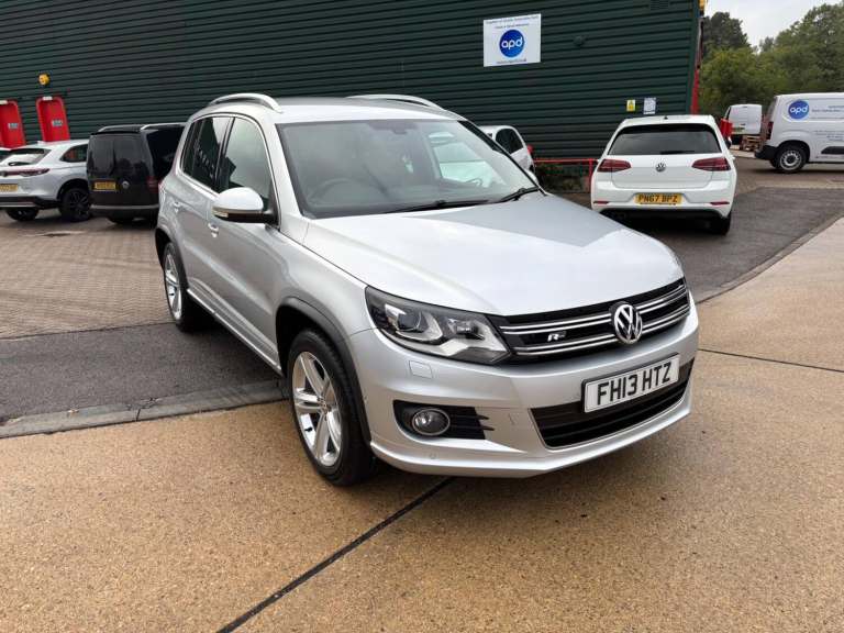 2013 Volkswagen Tiguan 2.0 TDI BlueMotion Tech R-Line DSG 4WD Euro 5 (s/s) 5dr ESTATE Diesel Auto...
