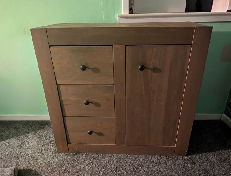 Solid Oak furniture land Cabinet with 3 Drawers & Cupboard – Brown, Good Condition