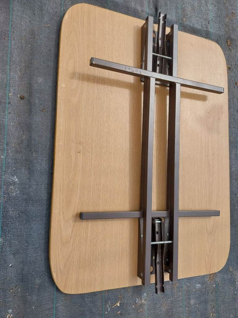 Caravan table 