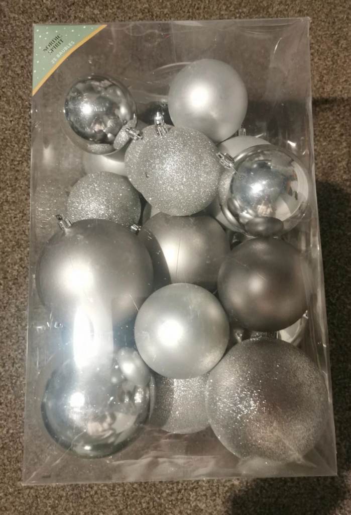 nordic spirit 25 silver Christmas baubles