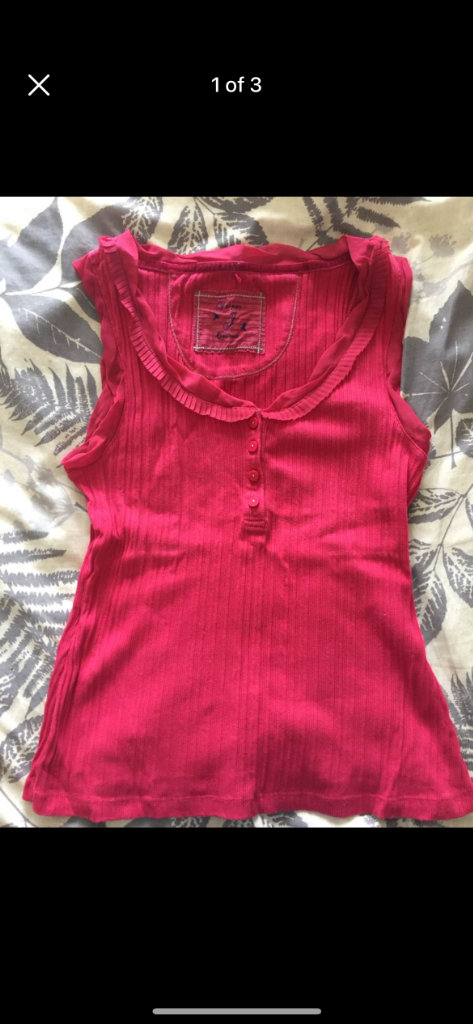 (387) Red sleeveless top, size 14