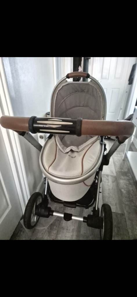 Egg pushchair set up