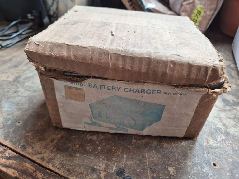 Vintage Dencon Solid State Battery Charger made in England - car battery charger