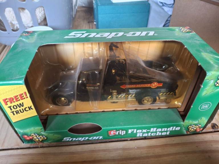 Snap-on Tow Truck Diecast Model in Box