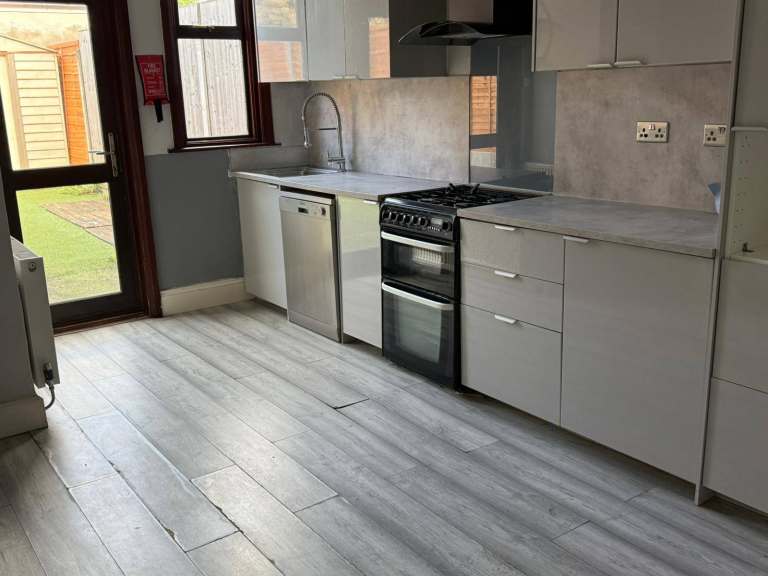 3 Bed House Chadwell Heath RM6 - £2600