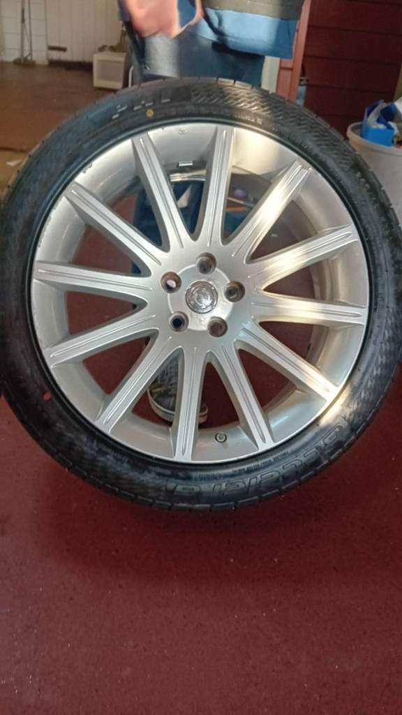 Genuine chrysler srt8 alloys
