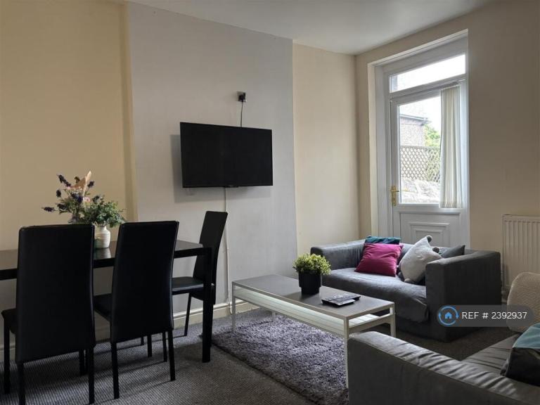 3 bedroom house in Gregson Road, Lancaster, LA1 (3 bed) (#2392937)