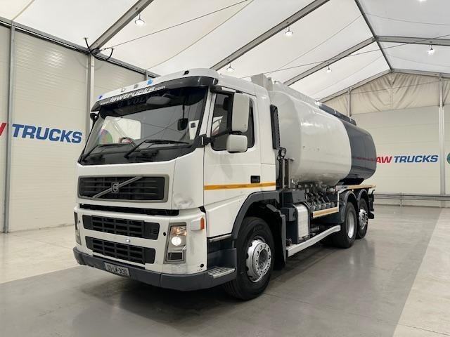 Volvo FM 300 6x2 20000 Litre Fuel Tanker Manual