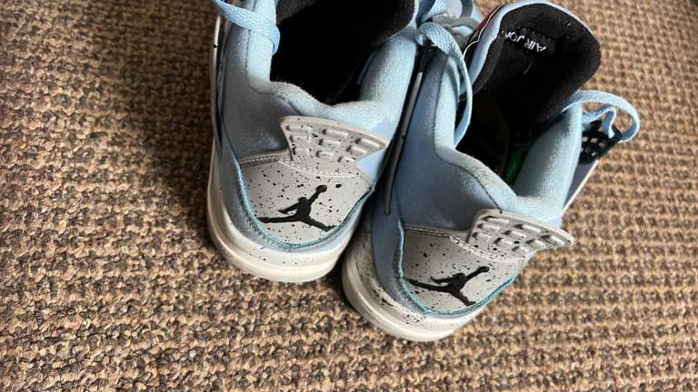 Jordan 4 University Blue