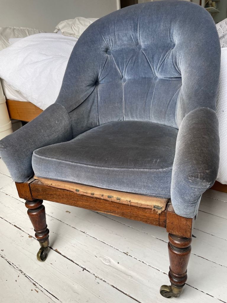Grey/Blue Victorian Velvet Upholstered Accent Chair, Copes Patent Castors
