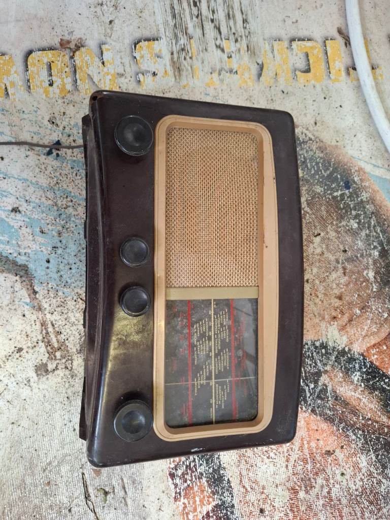 Vintage valve radio 